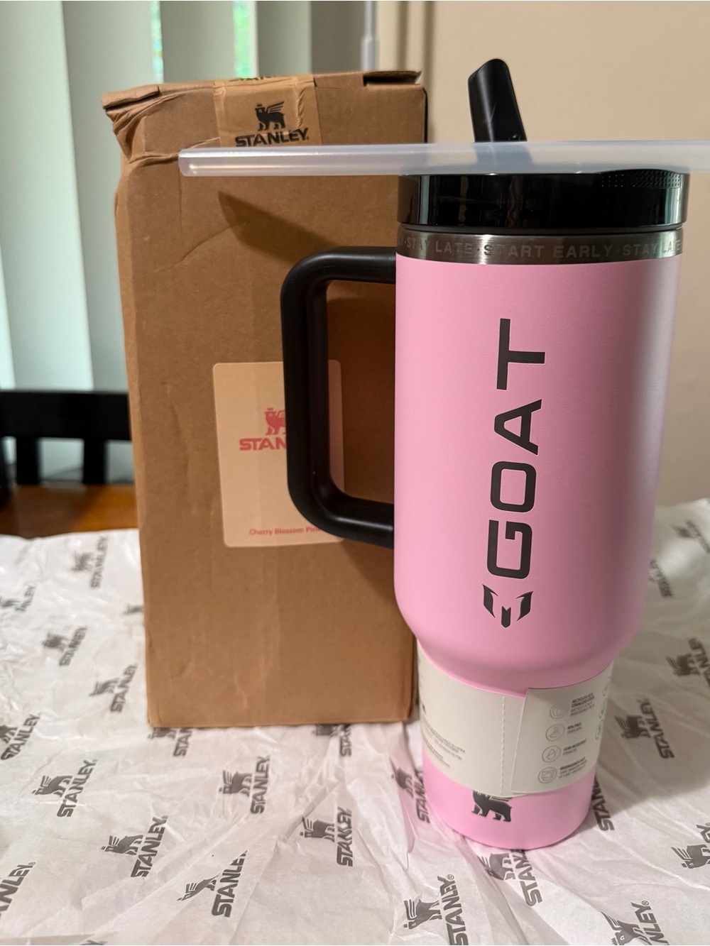 The Messi Quencher ProTour Flip Straw Tumbler-40 oz-GOAT Pink-NWT🩷🖤